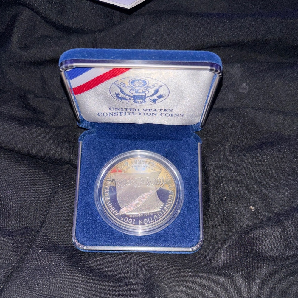 Silver dollar! US constitution coin! 1 silver dollar coin! 25 grams silver!